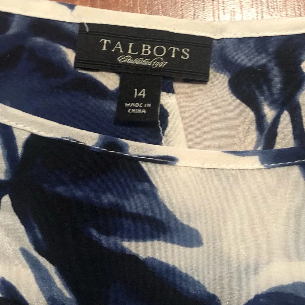 💙🤍BEAUTIFUL 💙NWOT 💙🤍TALBOTS S/S BLOUSE💙EUC💙Size 14🤍 - Picture 3 of 4